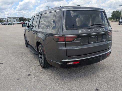 Used 2024 Jeep Wagoneer L Series III w/ Flexible Seating Group AWD/4WD image 7