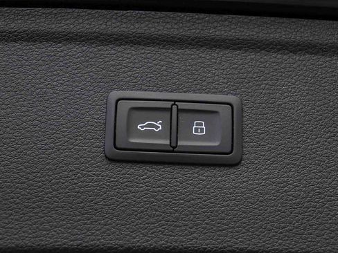 Used 2023 Audi Q5 2.0T Premium w/ Convenience Package AWD/4WD image 39