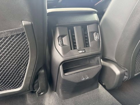 Used 2025 BMW X3 xDrive30i w/ Premium Package image 16