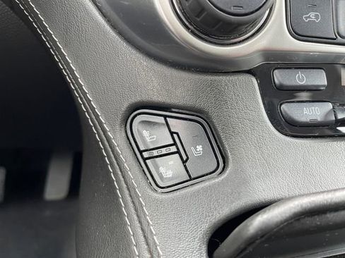 Used 2020 Chevrolet Suburban Premier image 29