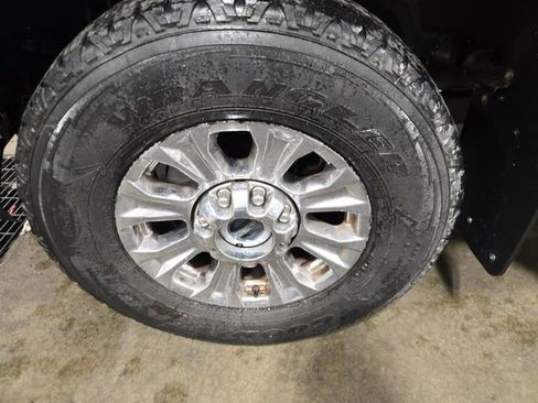 Used 2019 Ford F250 XLT w/ XLT Premium Package AWD/4WD image 11
