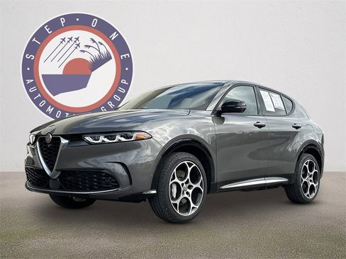 Used 2024 Alfa Romeo Tonale Ti image 2