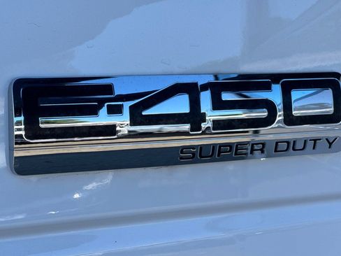 Used 2019 Ford E-450 and Econoline 450 Super Duty w/ Power Windows & Locks Group RWD image 24