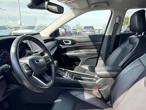 Used 2022 Jeep Compass Trailhawk w/ Trailhawk Convenience Group AWD/4WD image 11