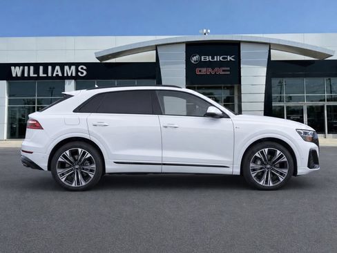 Used 2025 Audi Q8 Prestige AWD/4WD image 8