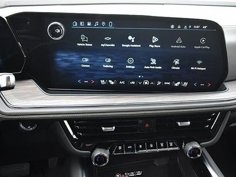 New 2026 Chevrolet Suburban Premier image 12