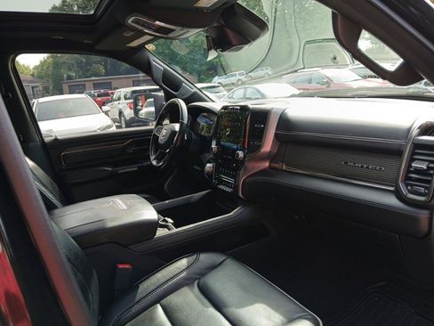 Used 2020 RAM 1500 Limited w/ Black Appearance Package AWD/4WD image 17