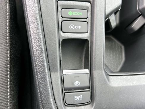 Used 2025 Honda Accord SE image 31
