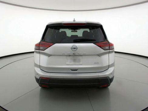 Used 2025 Nissan Rogue SV AWD/4WD image 7