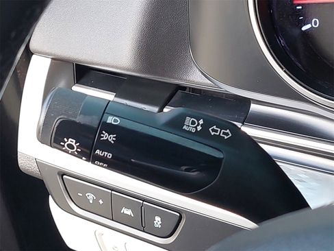 Certified 2024 Kia Carnival LX image 21