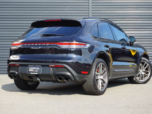 Certified 2022 Porsche Macan S AWD/4WD image 8