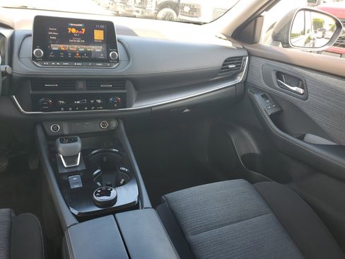 Used 2023 Nissan Rogue SV image 17