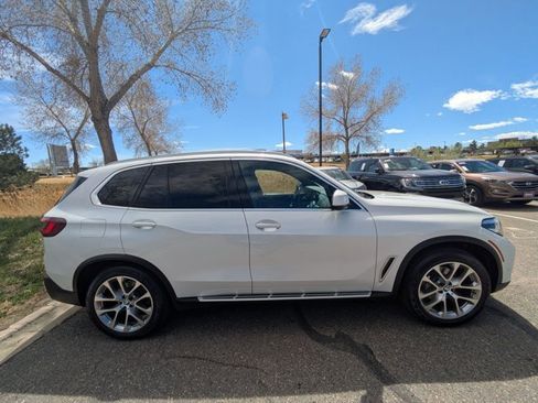 Used 2023 BMW X5 xDrive40i w/ Premium Package AWD/4WD image 4