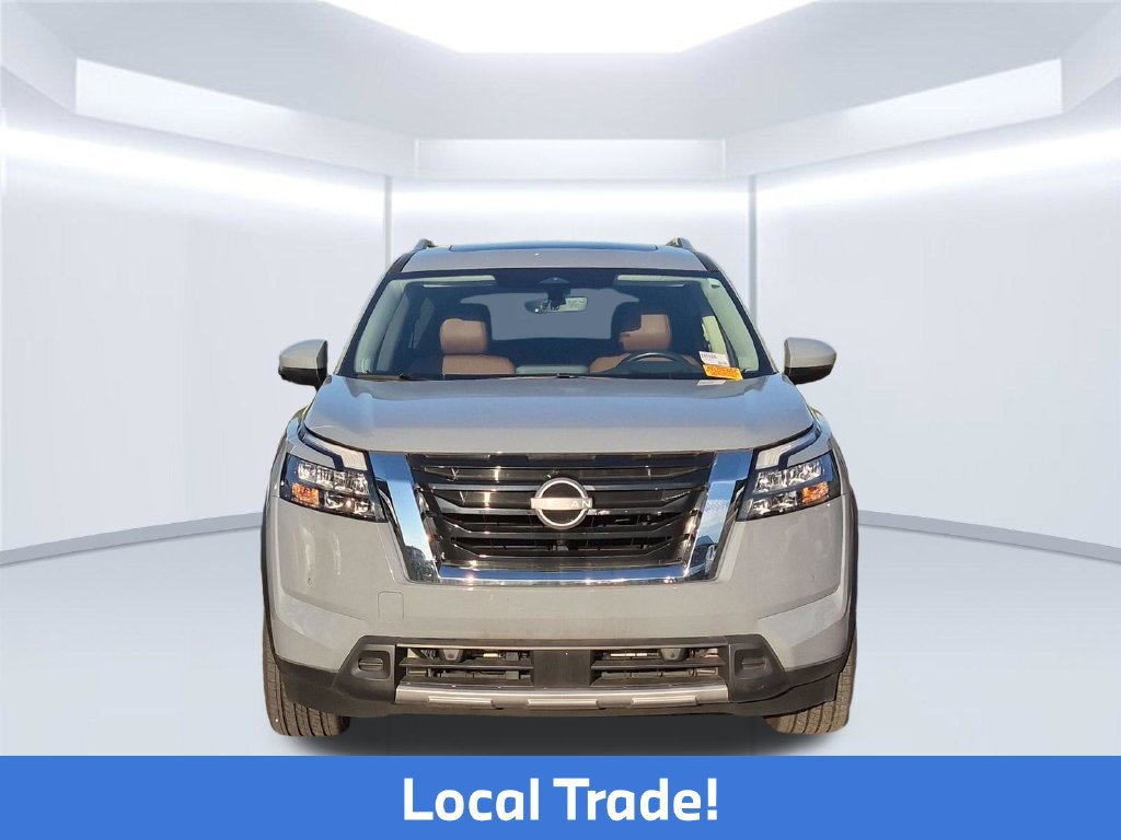Certified 2025 Nissan Pathfinder Platinum FWD image 7