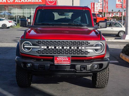 Used 2025 Ford Bronco Badlands image 3