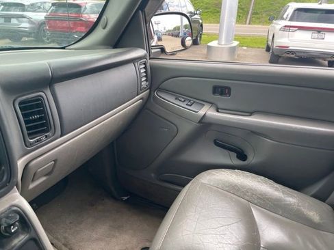 Used 2005 Chevrolet Tahoe LS w/ Preferred Equipment Group AWD/4WD image 13