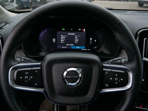 Certified 2023 Volvo XC40 B5 Ultimate w/ Protection Package Premier AWD/4WD image 26