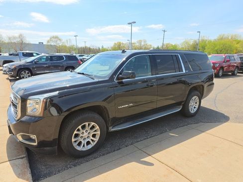 Used 2015 GMC Yukon XL SLT w/ Open Road Package AWD/4WD image 2