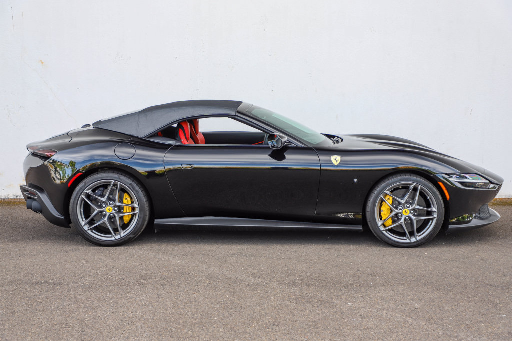 Certified 2025 Ferrari Roma Spider RWD image 50