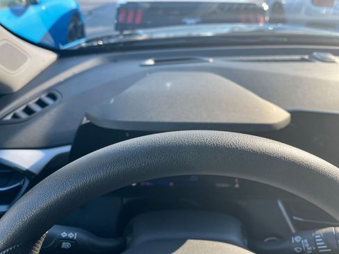 Used 2025 Chevrolet TrailBlazer LT image 28