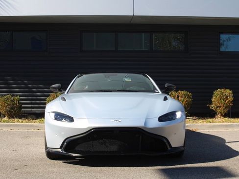 Used 2020 Aston Martin V8 Vantage Coupe image 10