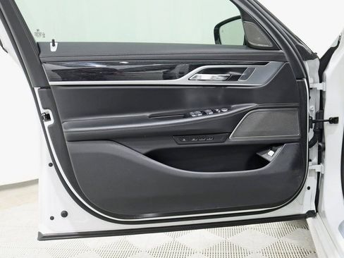 Used 2019 BMW 750i xDrive 750i xDrive w/ M Sport Package image 38