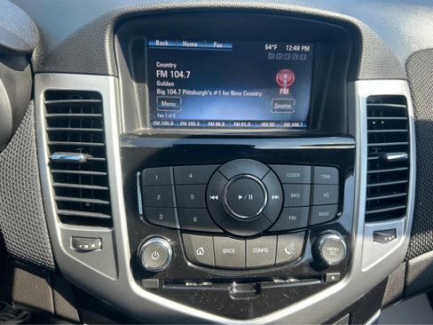 Used 2013 Chevrolet Cruze LT image 18