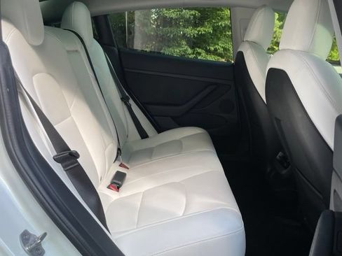 Used 2022 Tesla Model 3 Long Range AWD/4WD image 18