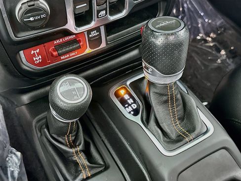 Used 2021 Jeep Gladiator Mojave AWD/4WD image 17