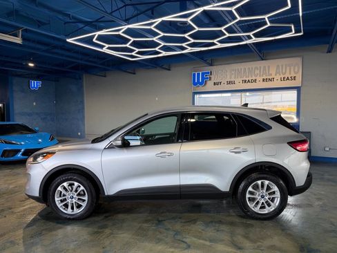 Used 2020 Ford Escape SE image 11