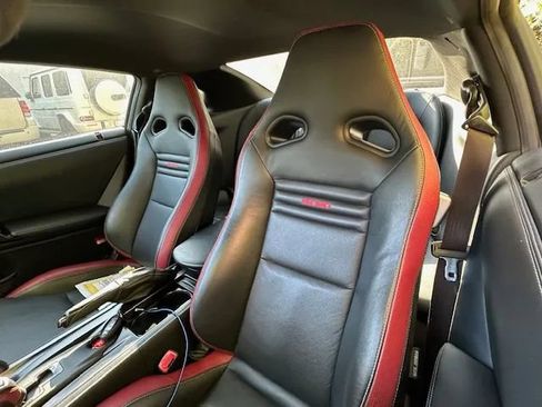 Used 2014 Nissan GT-R Black Edition image 26