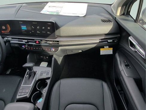 New 2026 Kia Sportage EX FWD image 19