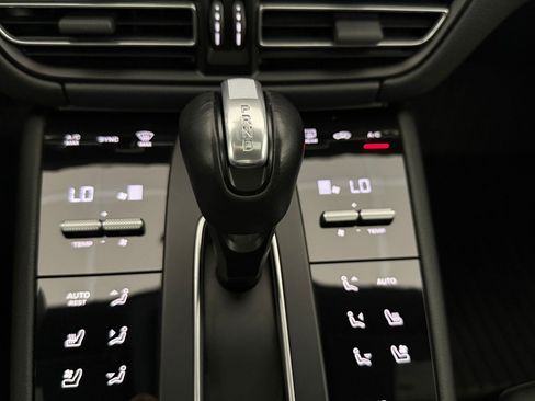 Used 2024 Porsche Macan S AWD/4WD image 17