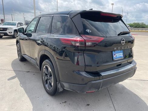 Used 2024 Nissan Rogue SV FWD image 5