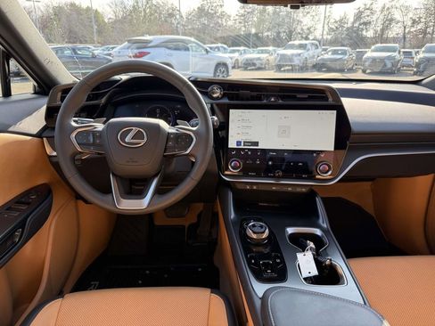 Used 2025 Lexus RZ 450e Premium w/ Technology Package image 8