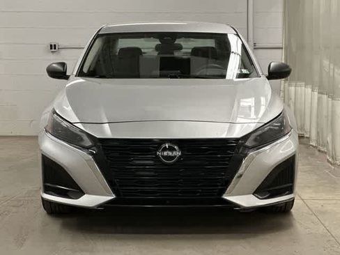 Used 2024 Nissan Altima 2.5 SV FWD image 25