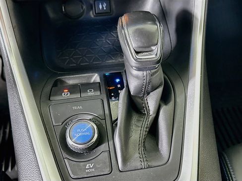 Used 2019 Toyota RAV4 XSE w/ XSE Weather Package AWD/4WD image 25