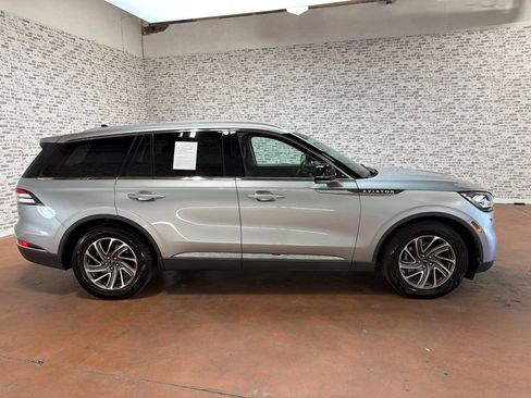 Used 2022 Lincoln Aviator 2WD image 8