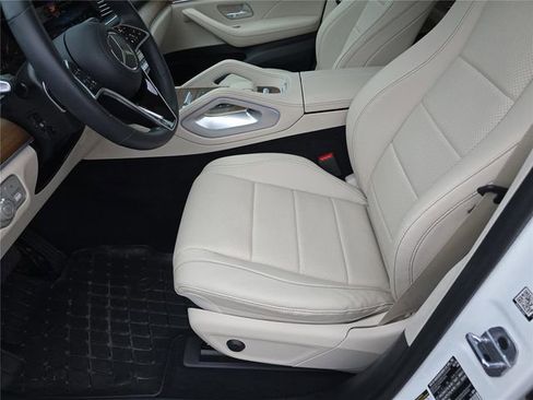 Certified 2024 Mercedes-Benz GLS 450 4MATIC image 23