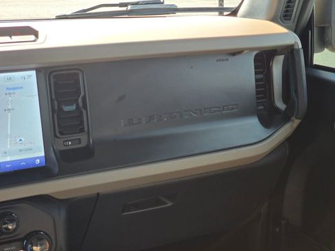 Used 2022 Ford Bronco Wildtrak image 33