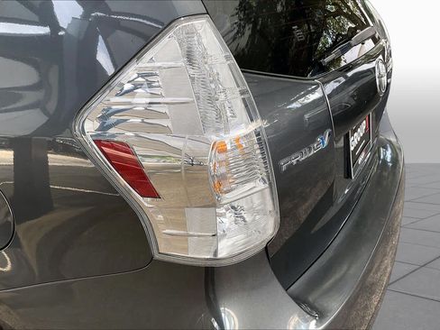 Used 2012 Toyota Prius V Two FWD image 27