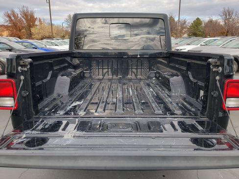 Used 2023 Jeep Gladiator Sport image 31