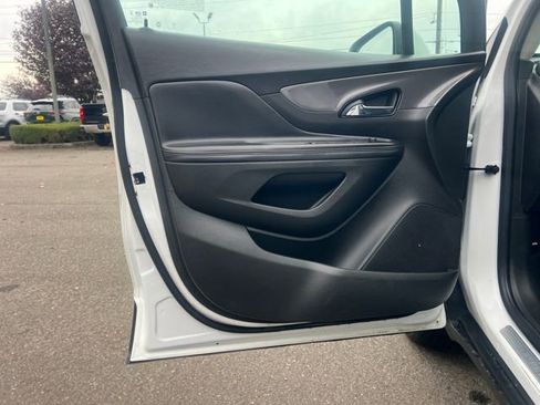 Used 2022 Buick Encore Preferred w/ Safety Package image 17