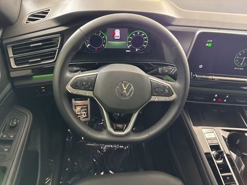 Used 2025 Volkswagen Atlas Cross Sport SEL R-Line image 23