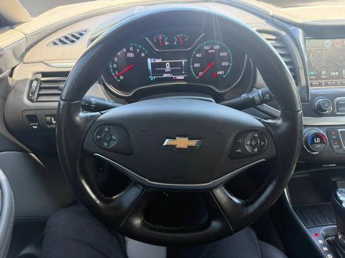 Used 2019 Chevrolet Impala LT FWD image 12