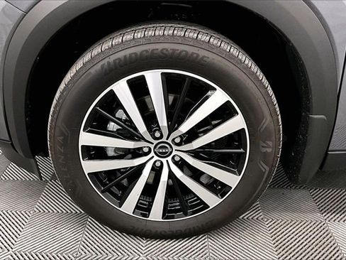 New 2025 Nissan Pathfinder Platinum w/ Cargo Package image 12