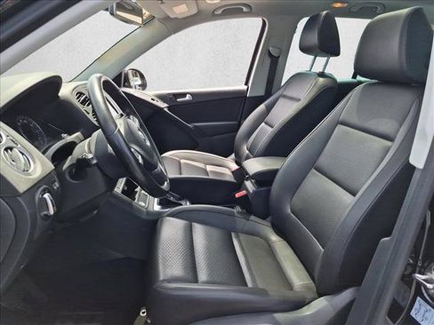 Used 2017 Volkswagen Tiguan Wolfsburg Edition FWD image 17