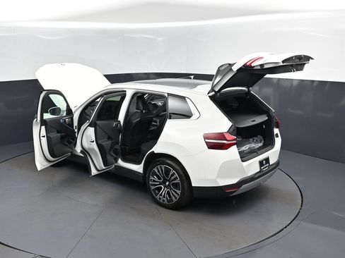 Used 2026 BMW X3 xDrive30i w/ Premium Package AWD/4WD image 2