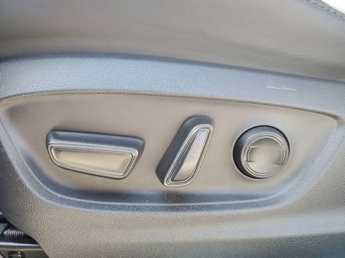 Used 2023 Toyota Crown Limited w/ Advanced Technology Package image 19