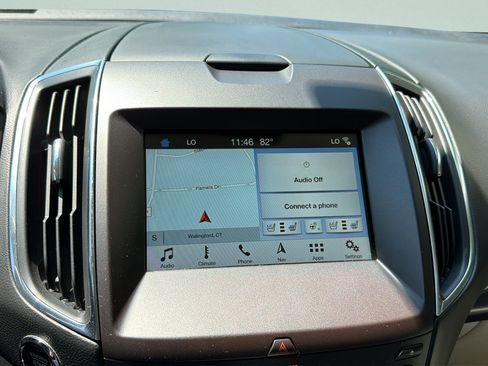 Used 2018 Ford Edge Titanium w/ Equipment Group 301A AWD/4WD image 16